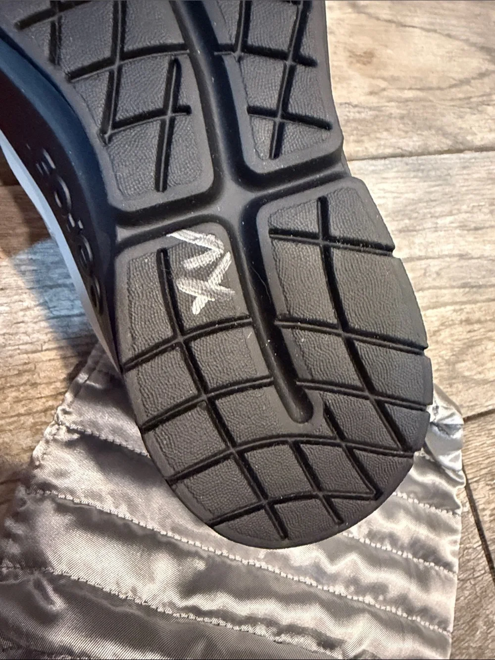 Oofos Oomg tall Women's Silver Quilted Winter Boots size 9